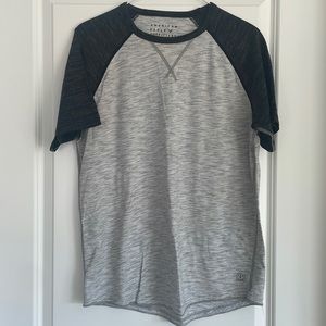 American Eagle Short Sleeve T-shirt - Medium
